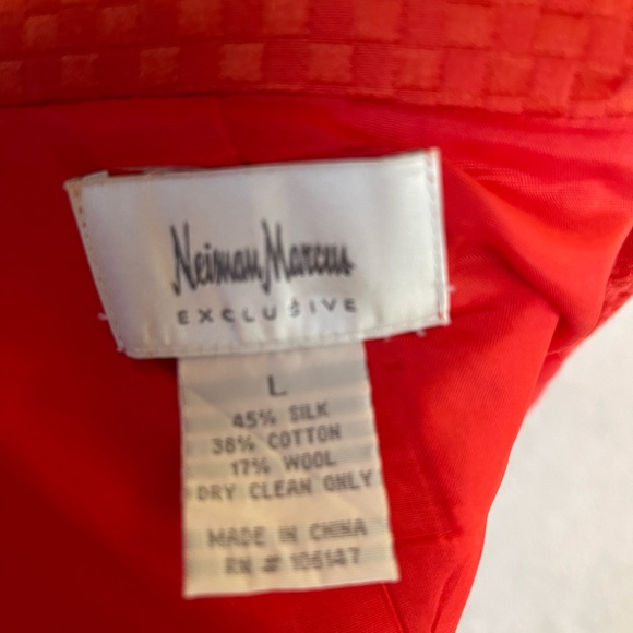 Beautiful Neiman Marcus Coral Jacket - Picture 5 of 6